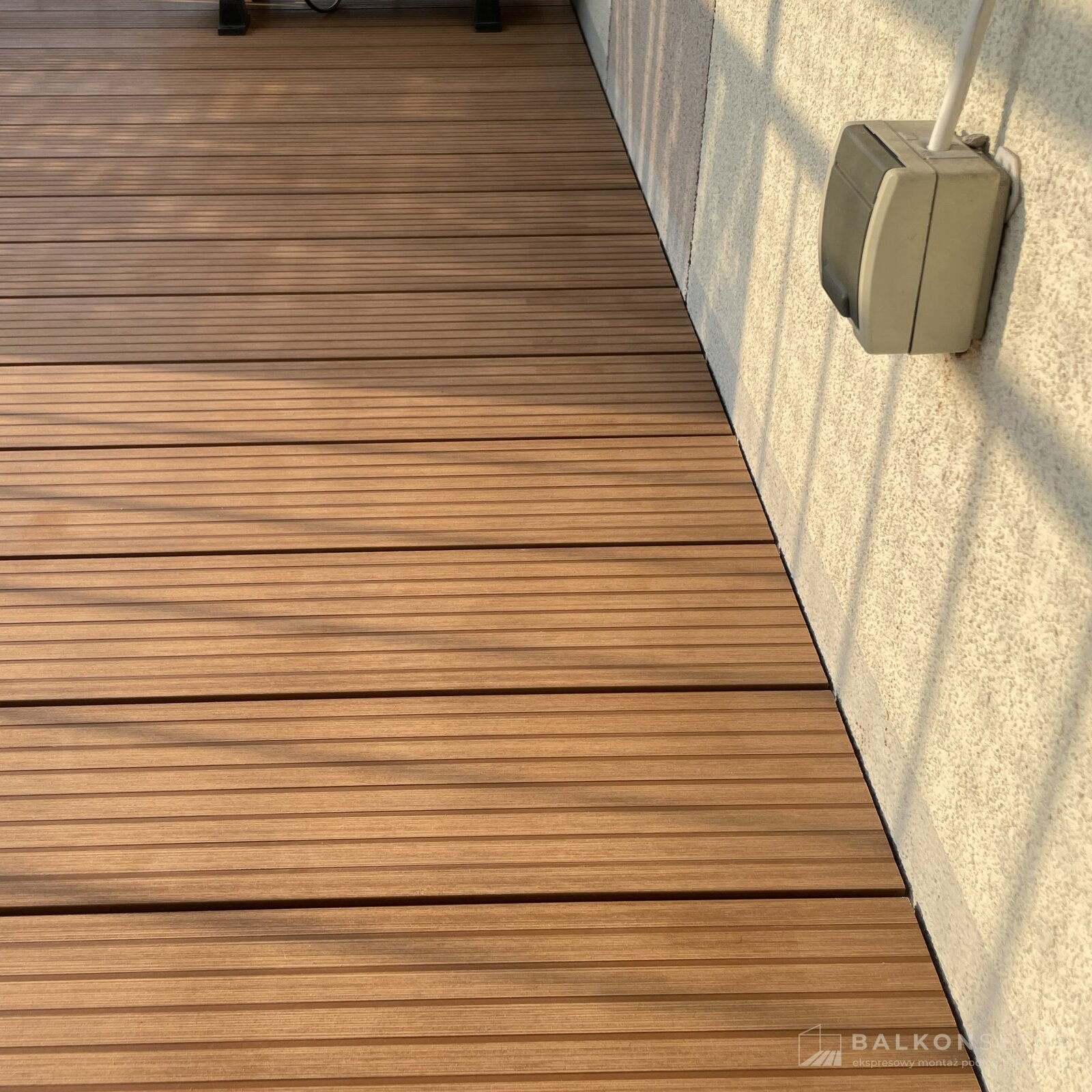 Balkon przy Tomickiego - sciana
