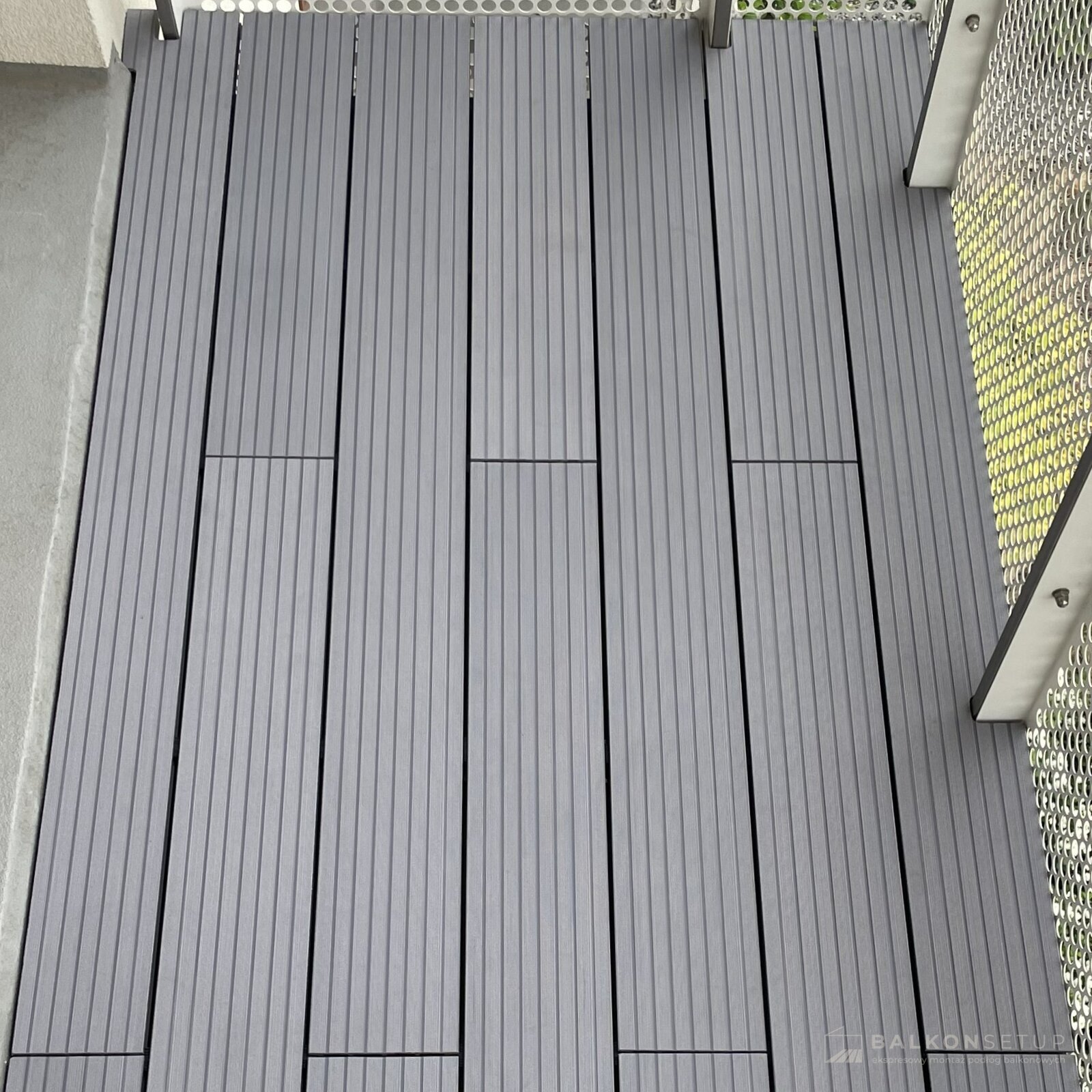 Balkon przy Ciesielskiego - balkon_z_gory