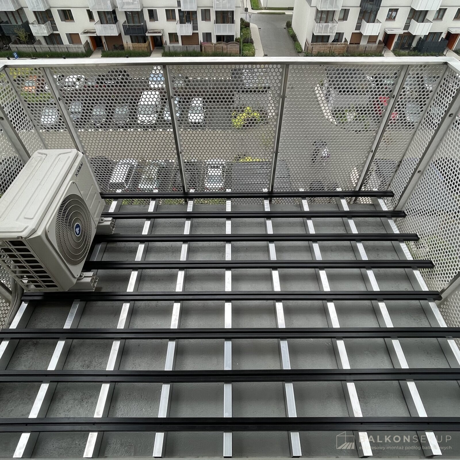 Balkon na podwyższonej konstrukcji - podkonstrukcja