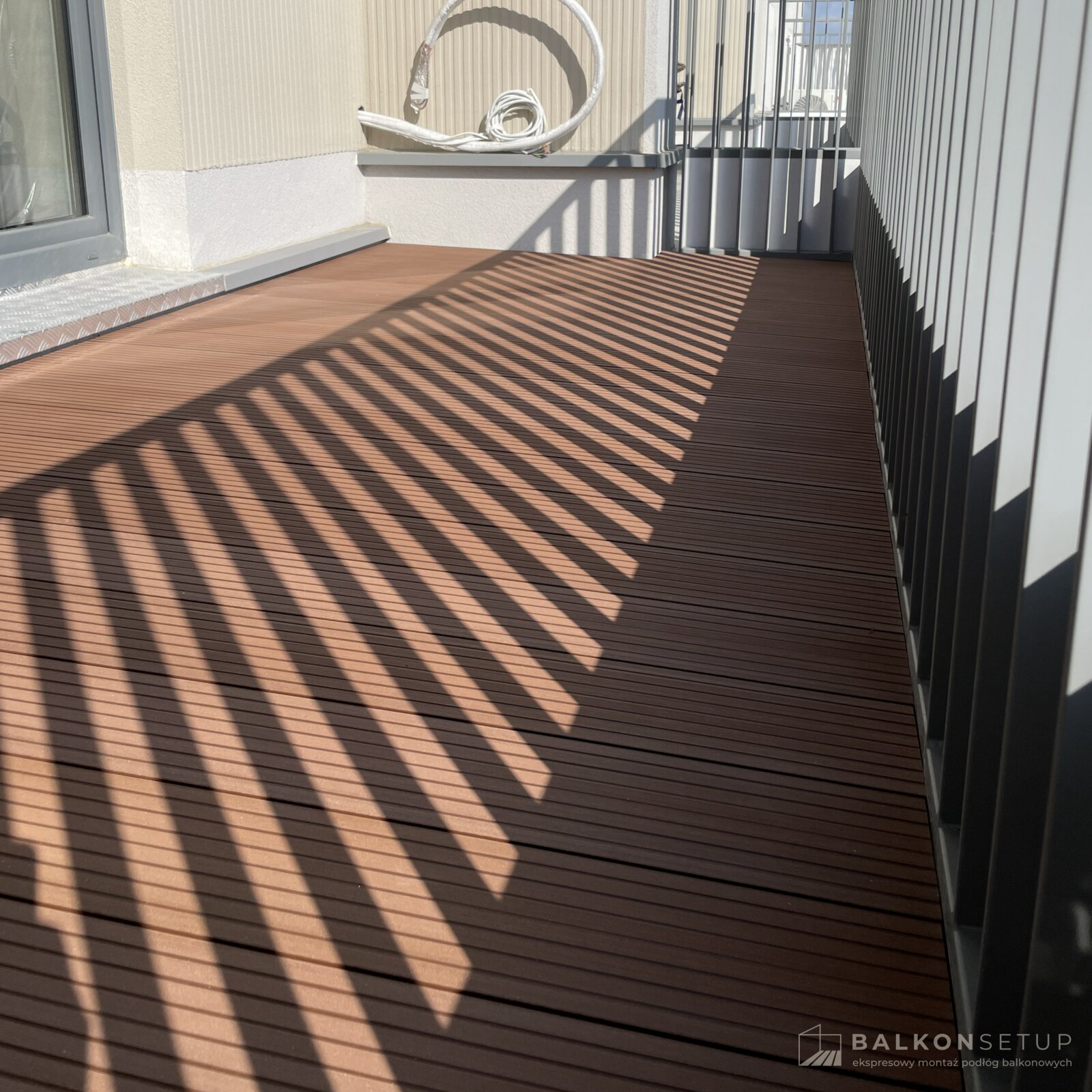 Balkon na Centralna Vita - perspektywa_dol_do_lewej