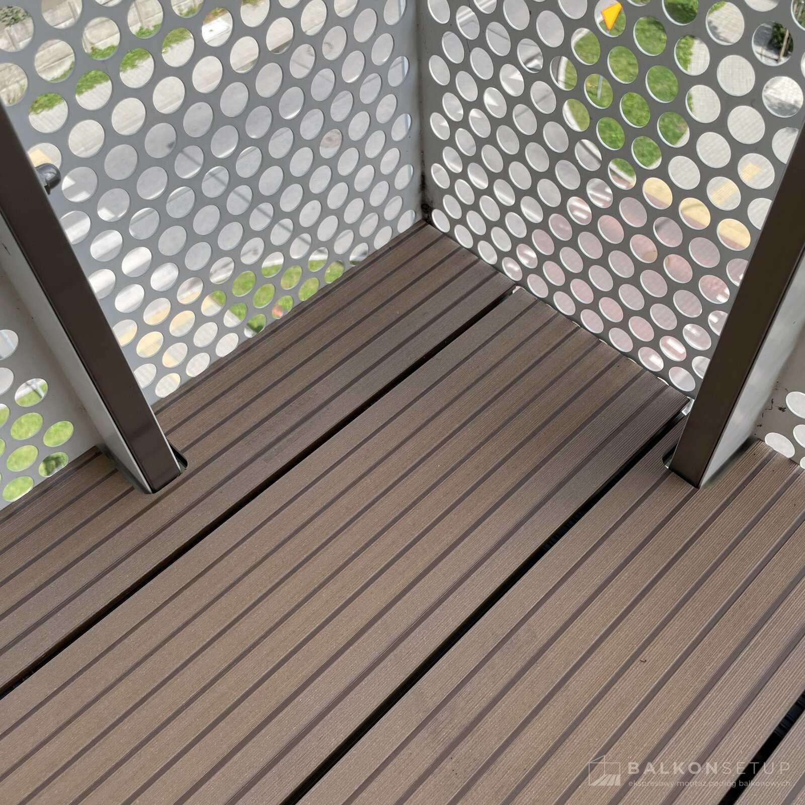 Long Balcony on Ciesielskiego Street - frez