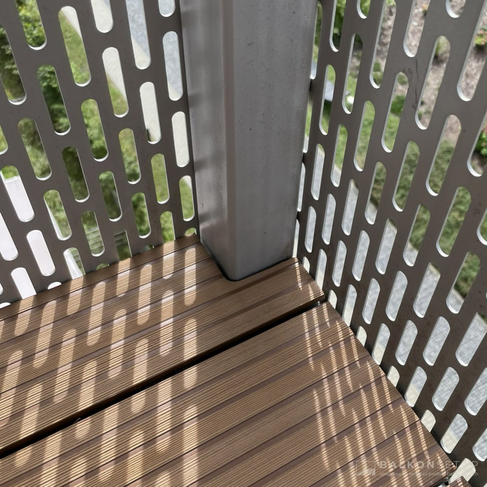 Balcony on Prandoty St. (v1) - frez