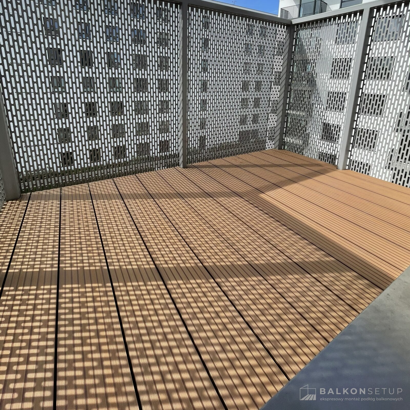 Balcony on Prandoty St. (v1) - perspektywa_dol