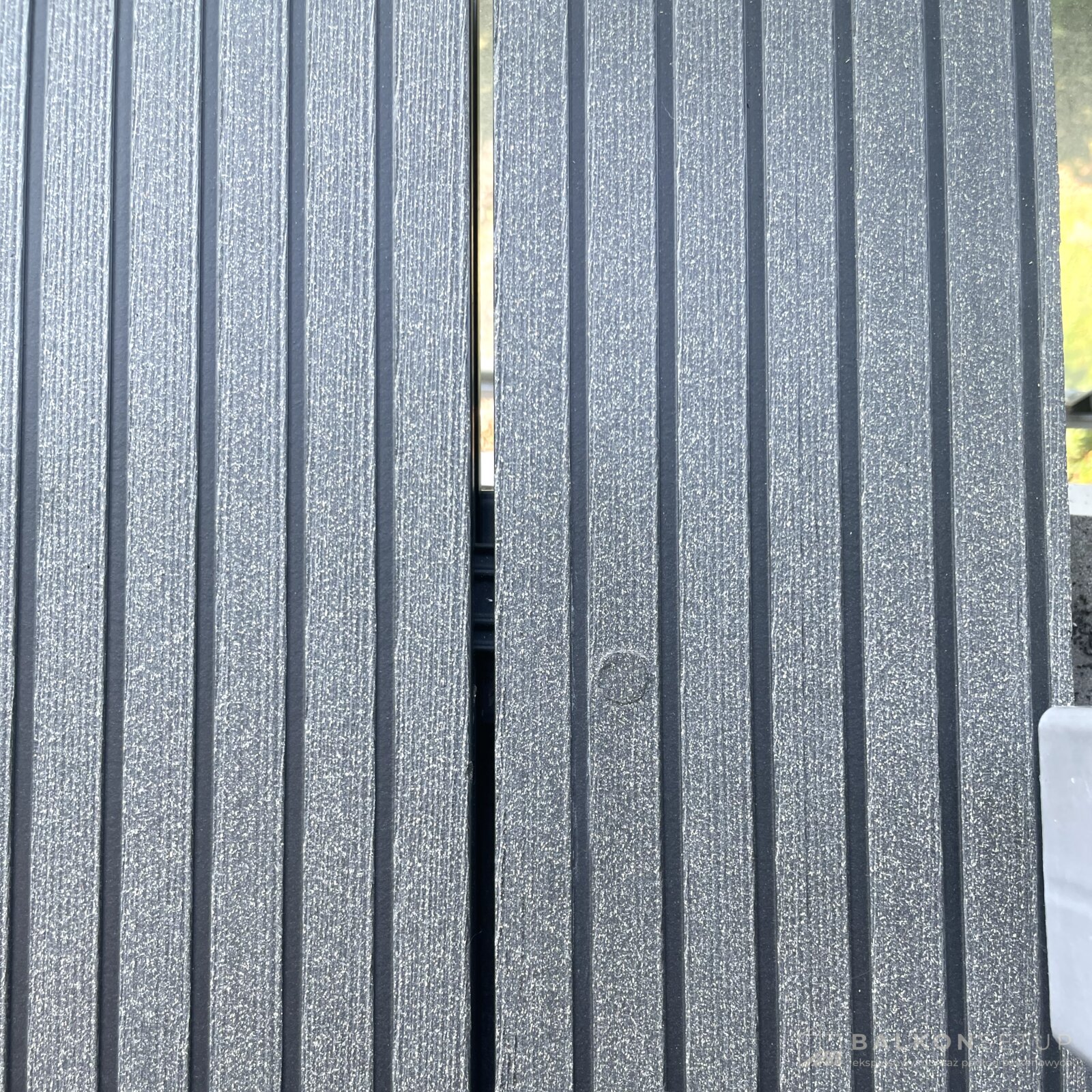 Tapered balcony on Sołtysowska St. - korek